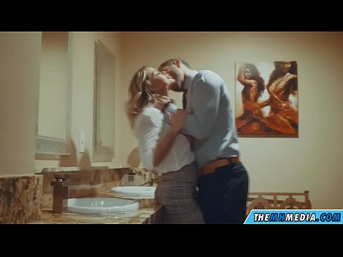 ❤️ Amikor egy bögyös szőke elcsábít egy nyilvános WC-ben ☑ Porno at hu.watchhentai.ru ❌❤